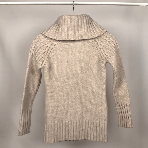 100% lamb wool pullover. Excellent condition. Size S, cream colour. - Picture 2 of 7